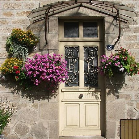 לינה וארוחת בוקר Treignac Chambre D'Hotes Des Monedieres מראה חיצוני תמונה