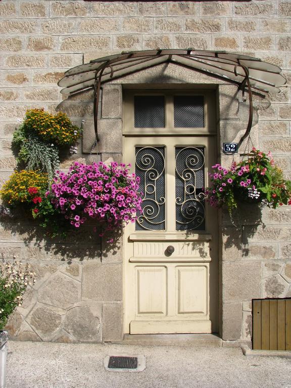 לינה וארוחת בוקר Treignac Chambre D'Hotes Des Monedieres מראה חיצוני תמונה