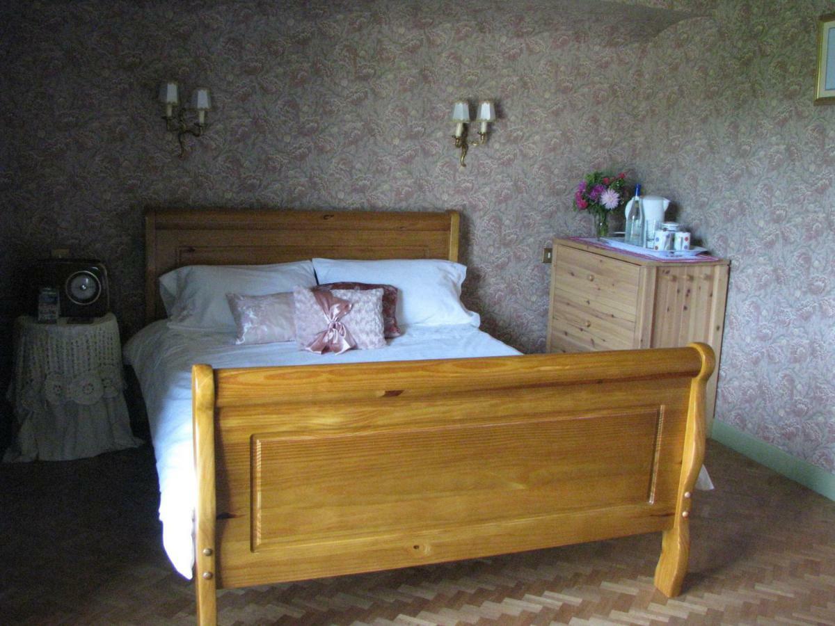 לינה וארוחת בוקר Treignac Chambre D'Hotes Des Monedieres מראה חיצוני תמונה
